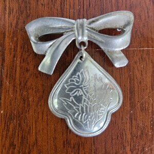 Vintage Kirk Stieff Pewter 'November Chrysanthemum' Brooch